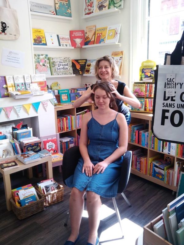 Séance de massage crânien à la librairie avec Bernadette A.